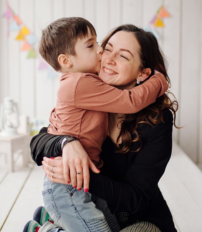 mom and child