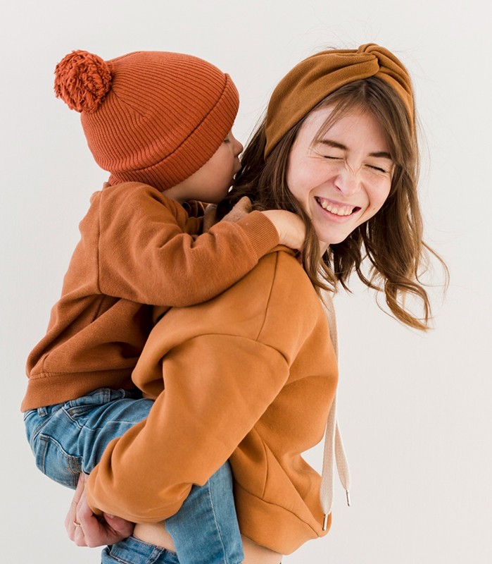 mom and child